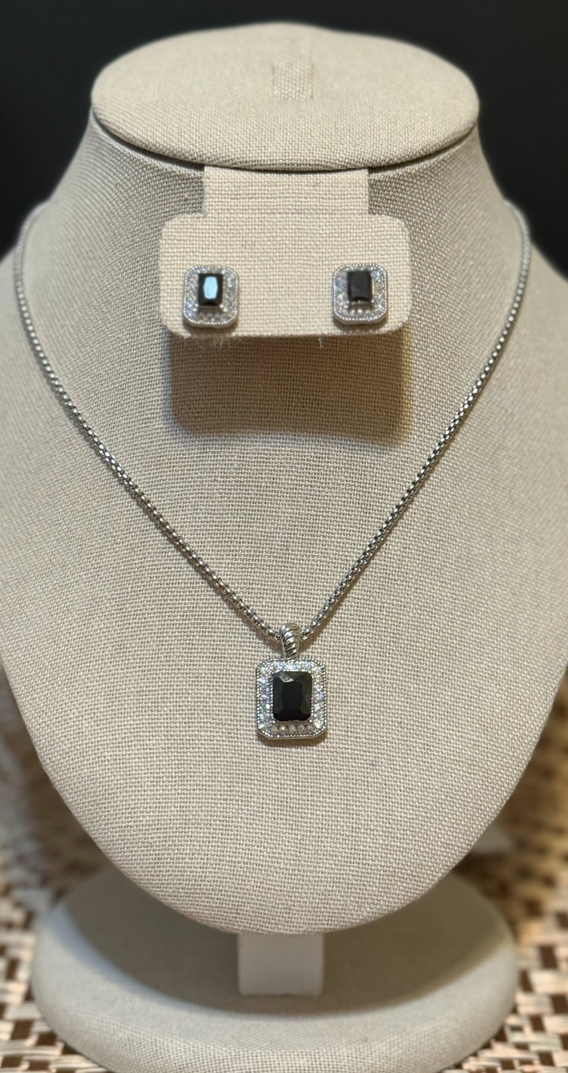 Elegant black stone necklace