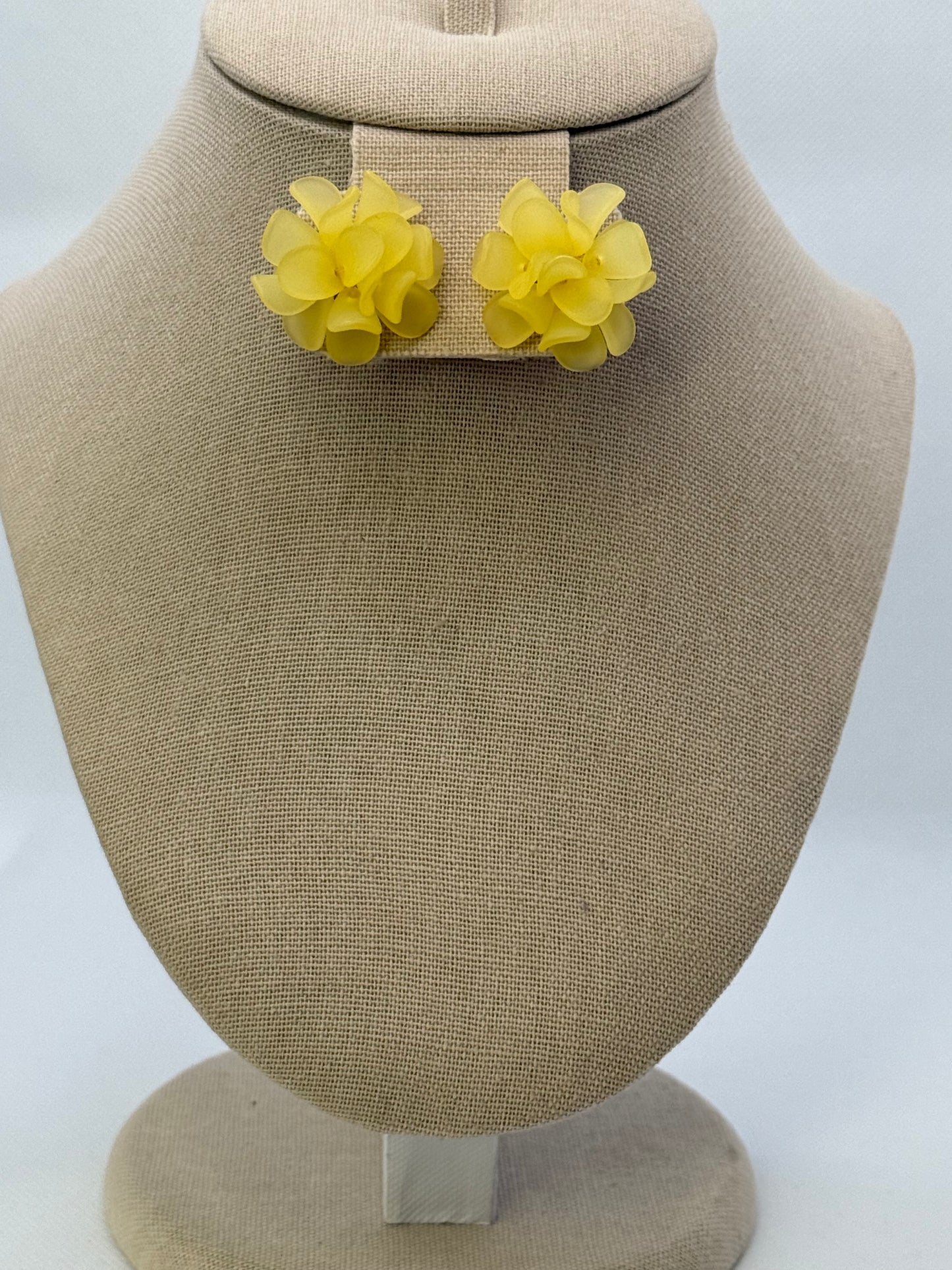 Small flower studs