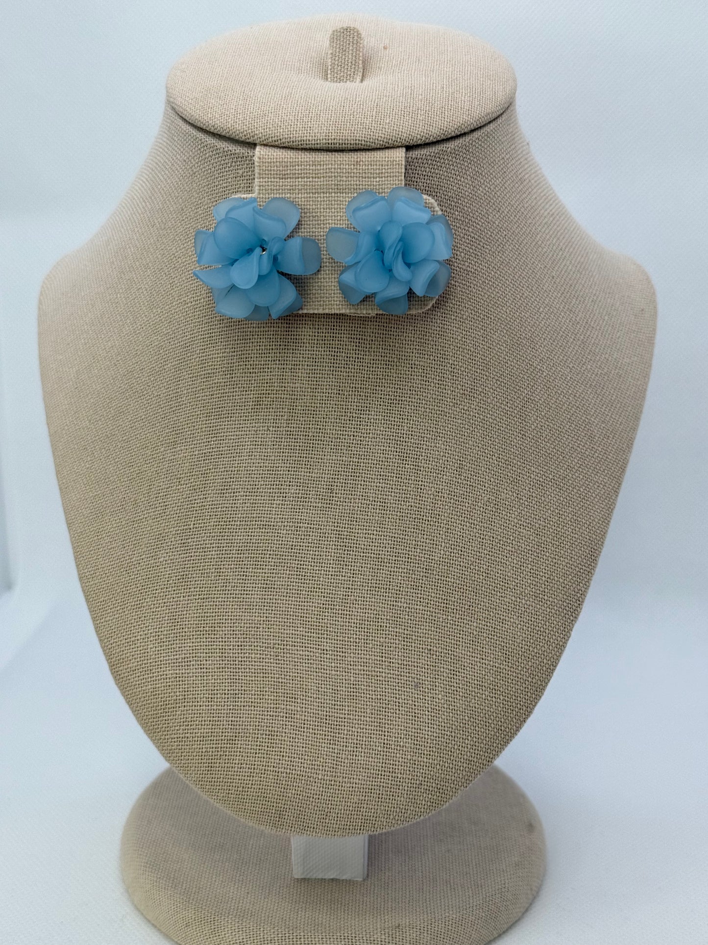 Small flower studs