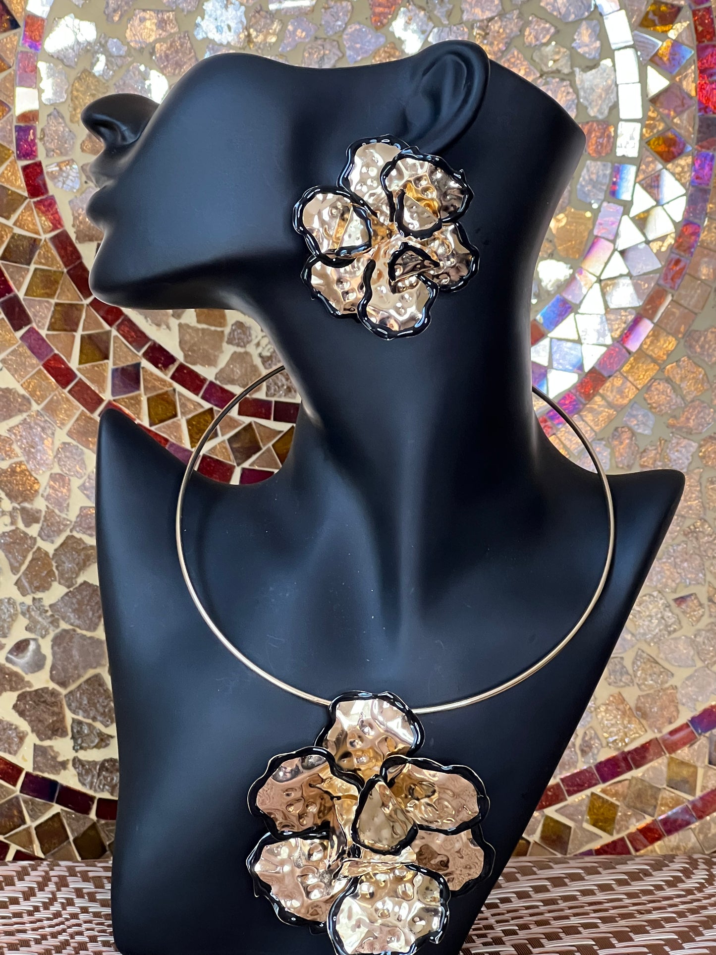 flower choker and earring set