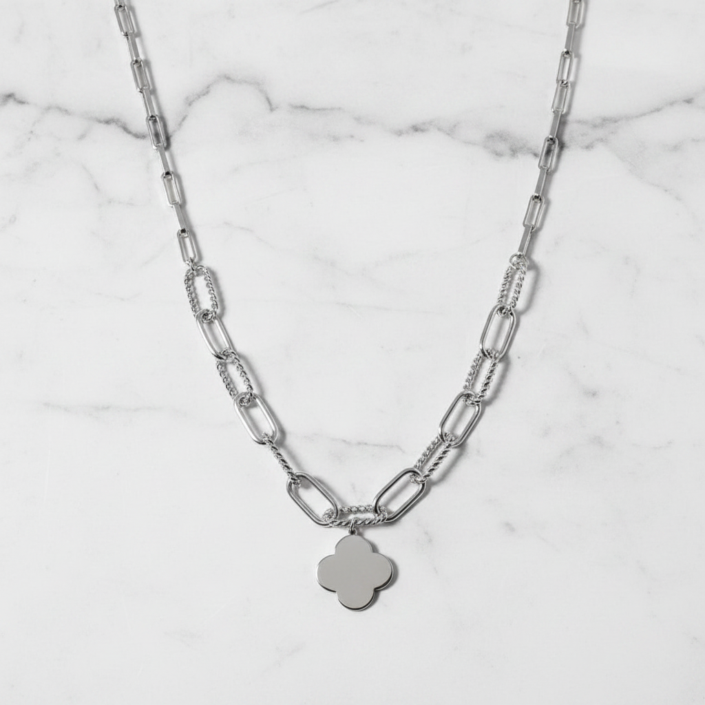 Silver clover necklace