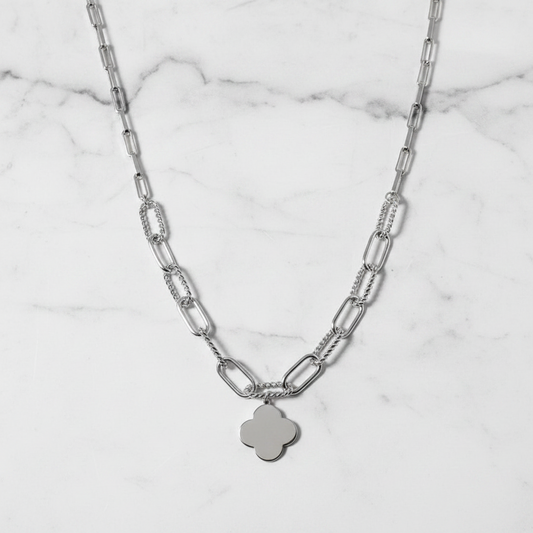 Silver clover necklace
