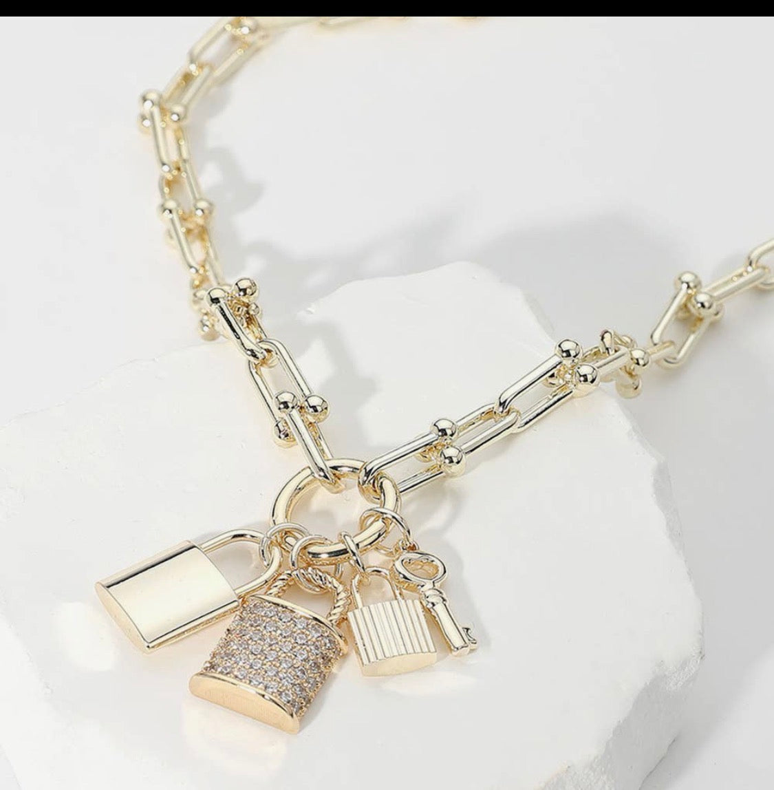 INSPIRED CHAIN WITH LOCK CHARMS