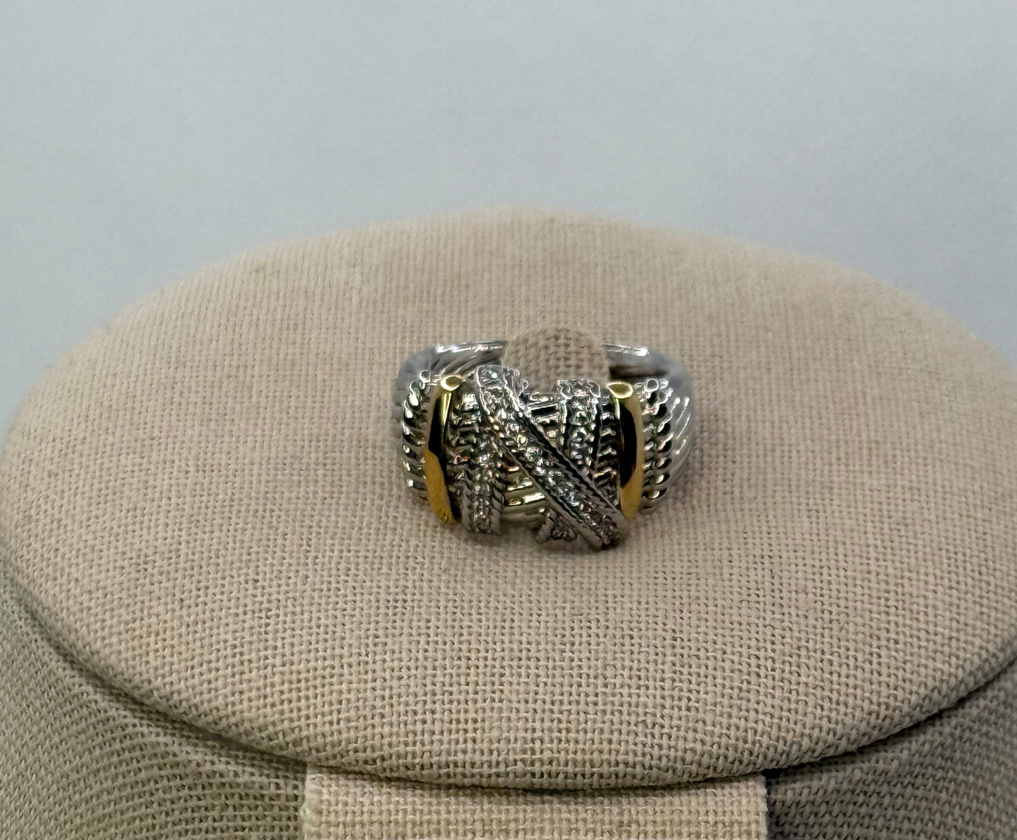Diagonal bling ring