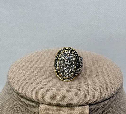 Oval ring