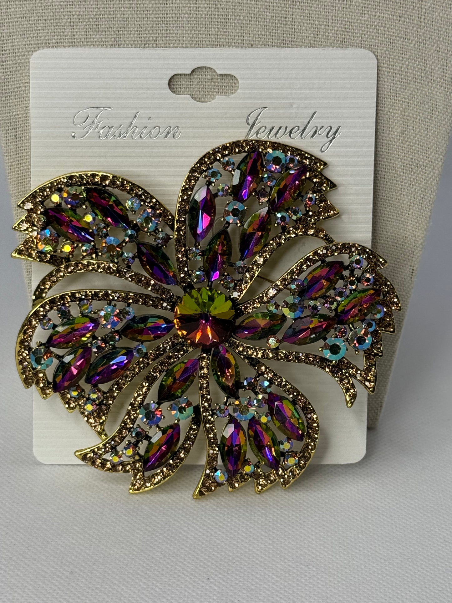 Large wheel brooch