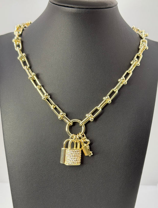 INSPIRED CHAIN WITH LOCK CHARMS